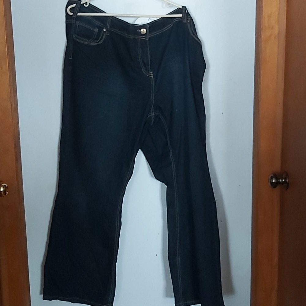 Penningtons straight fit boot leg Jean's sz 28